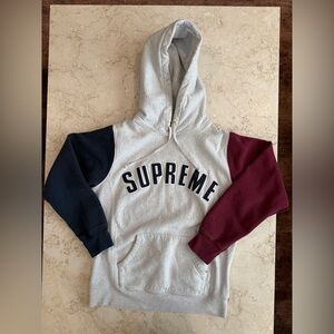 Supreme Men's Tri-Tone Hoodie - Gray, Black, and Red